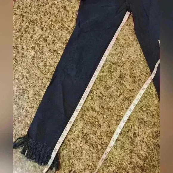 Frame $235 Denim Women's Ali High Rise Black Skinny Frayed Hem Jeans Sz 26 - Picture 5 of 8